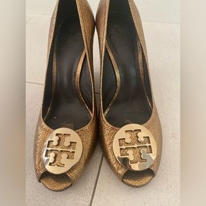 Tory Burch Golden wedge platforms